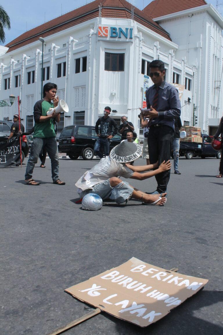 Aksi Teatrikal Penindasan Buruh