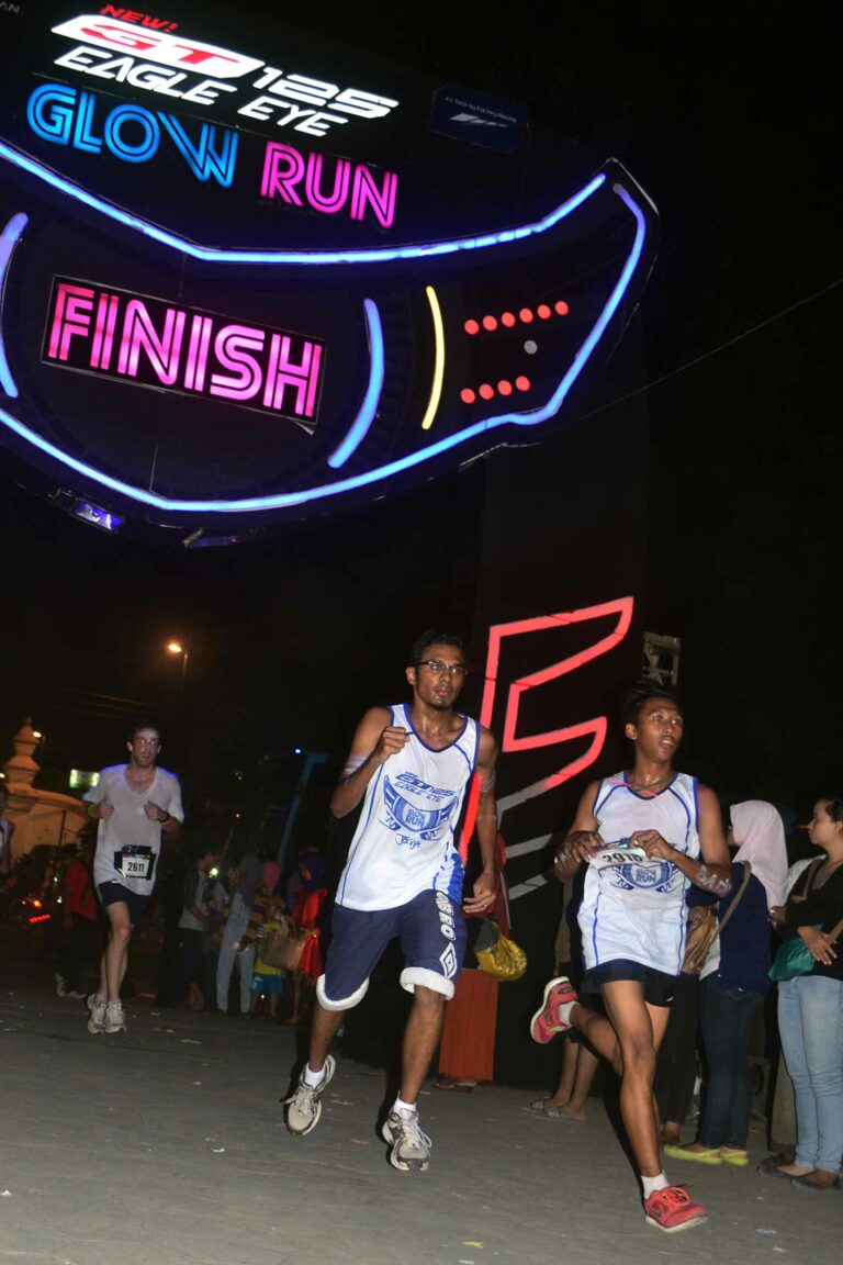 FOTO: Glow Run
