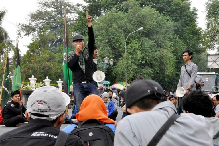 Serikat Mahasiswa Peringati Hari Buruh Internasional