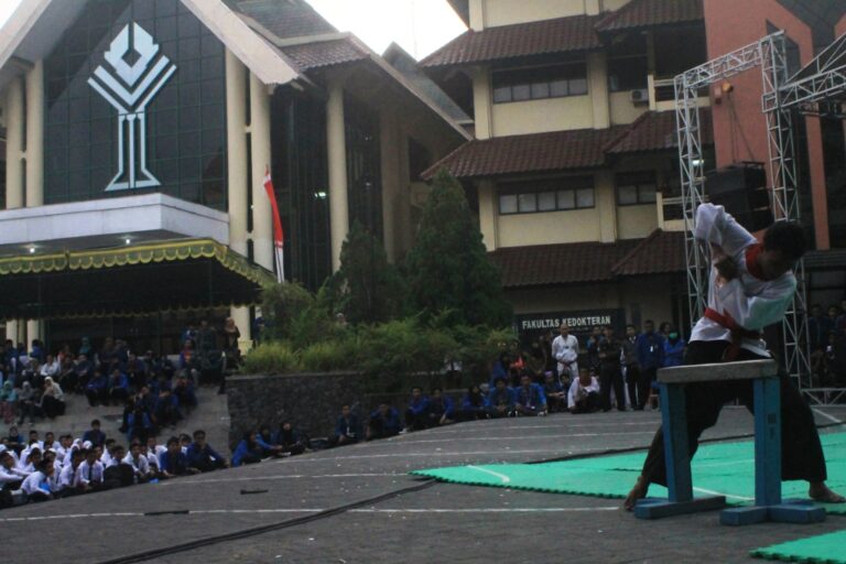 Pentas Kreatifitas Mahasiswa Menutup Hari Pertama PESTA