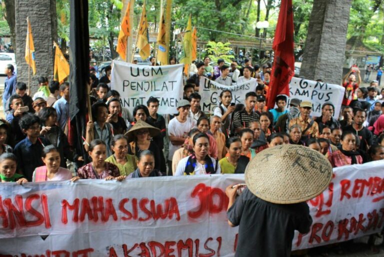 Aksi Kekecewaan Warga Kendeng
