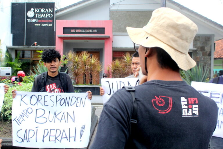 Aksi Solidaritas AJI untuk Cunding Levi