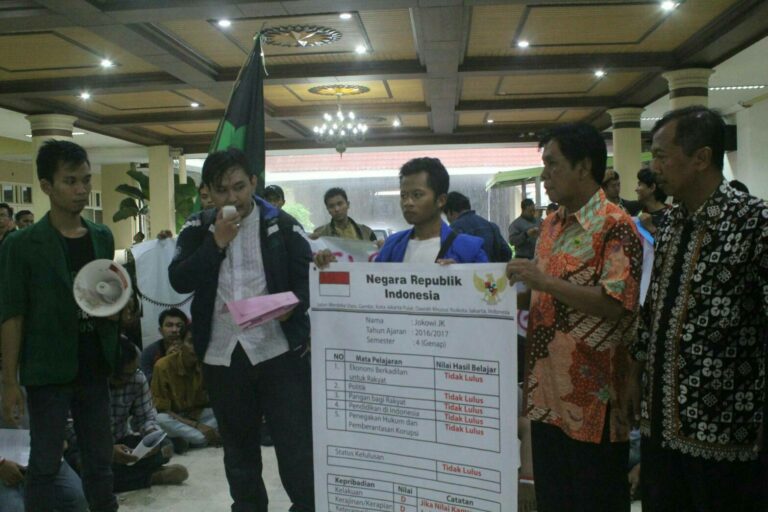 Rapor Merah Untuk Jokowi-JK