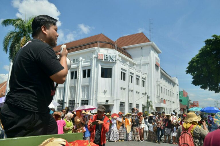 Pekerja Informal Menuntut Perubahan Nasib