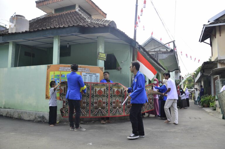 Sosial Project di Pra Pesta UII 2018