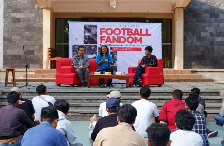 Suporter, Rivalitas, dan Fanatisme Sepak Bola Indonesia