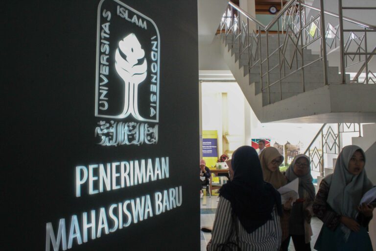 Mereka yang Berharap Diterima Kuliah di UII