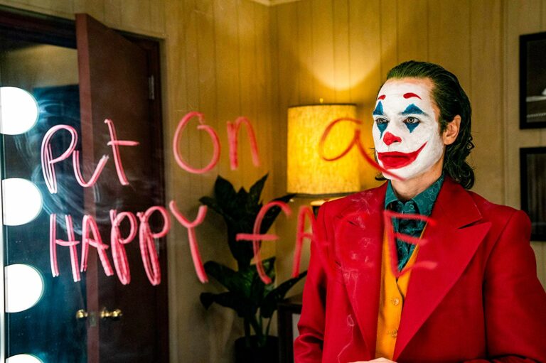 Menertawakan Tragedi Bersama Joker