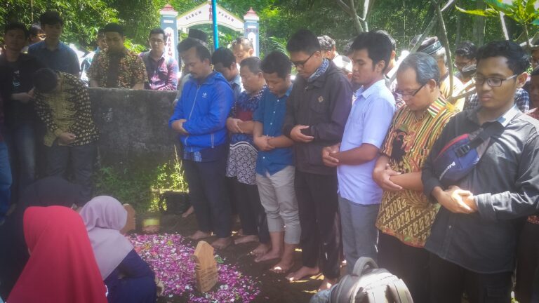Seorang Mahasiswa UII Meninggal Dunia Karena Kecelakaan Lalu Lintas Saat Masa KKN