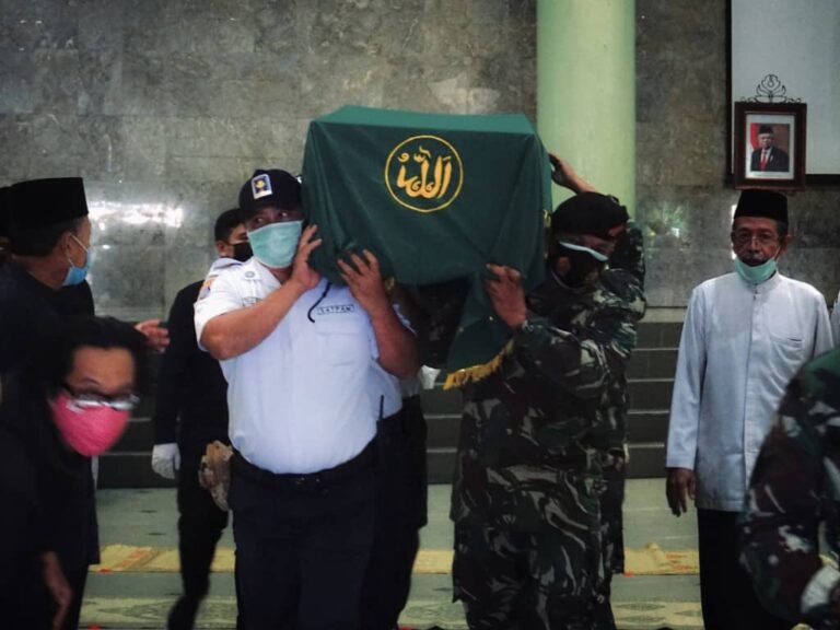 Tumpak Hatorangan Panggabean: Selamat Jalan, Sobatku