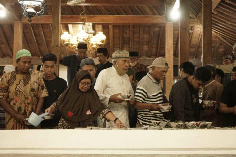 Takjilan Masjid Gedhe Mataram Kotagedhe