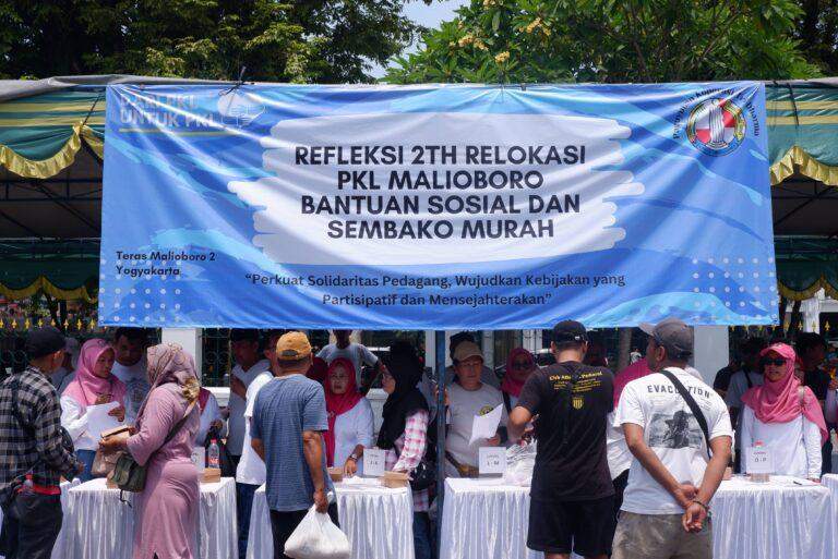 Tak Kunjung Sejahtera, Paguyuban Tridharma PKL Malioboro Teras 2 Adakan Pembagian Bantuan Sosial