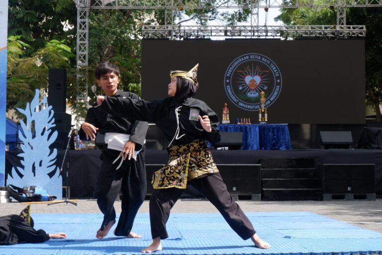 Show Up UKM dalam Kegiatan Pesona Ta’aruf UII 2024
